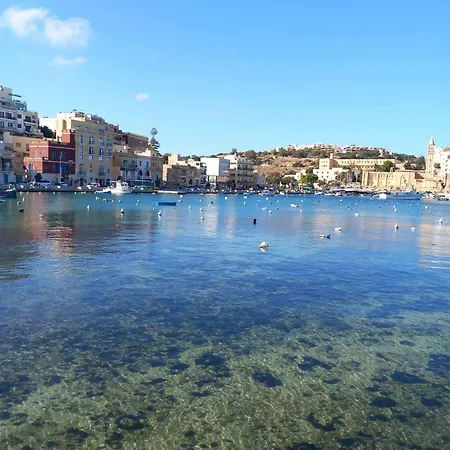 Bright & Spacious 3 Bedroom Close To Seafront Apartmán *