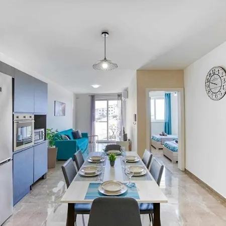 Bright & Spacious 3 Bedroom Close To Seafront