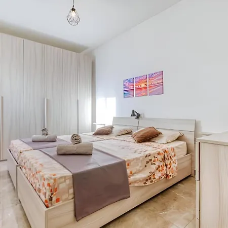 Bright & Spacious 3 Bedroom Close To Seafront * Marsaskala