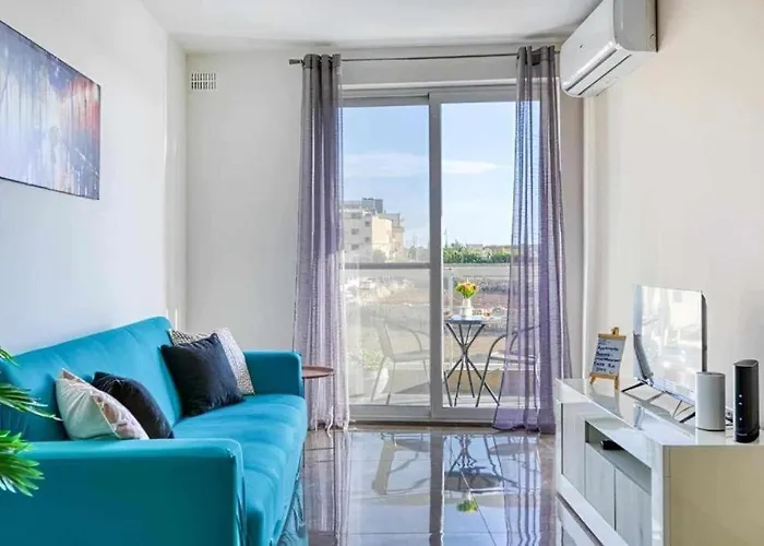 Bright & Spacious 3 Bedroom Close To Seafront * Marsaskala