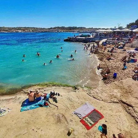 Bright & Spacious 3 Bedroom Close To Seafront