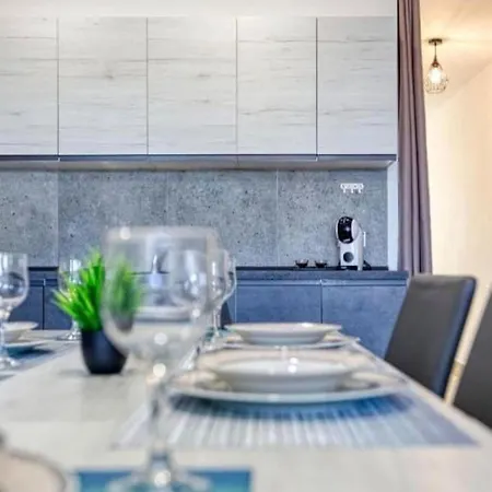 Bright & Spacious 3 Bedroom Close To Seafront * Marsaskala