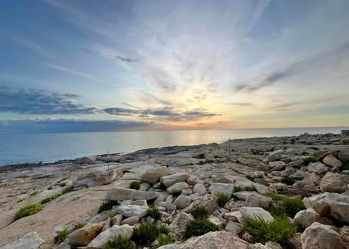 Bright & Spacious 3 Bedroom Close To Seafront Marsaskala