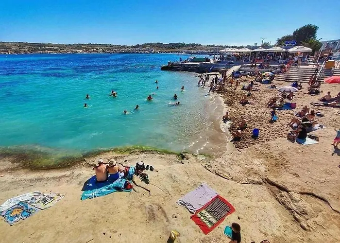 Bright & Spacious 3 Bedroom Close To Seafront